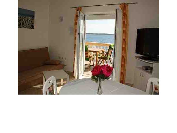 Ferienwohnung Apartments Iris (2+1), Mandre, Insel Pag, Dalmatien, Kroatien, Bild 3