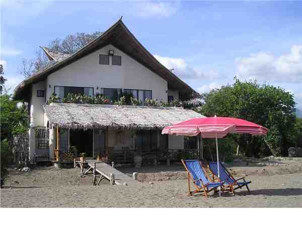 Ferienhaus 'Schöne Villa am Strand' im Ort Sibulan