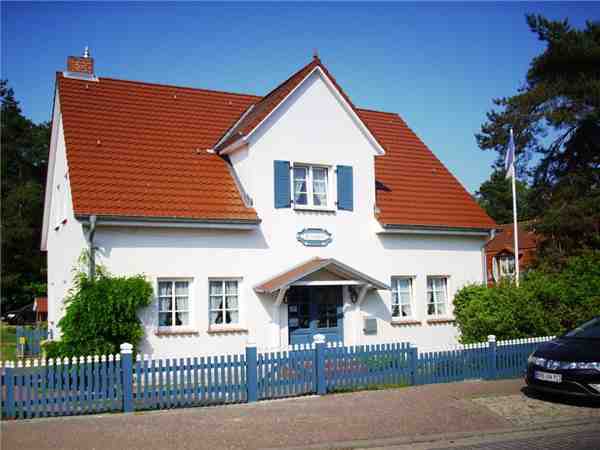 Ferienhaus 'Blau-Weiß' im Ort Kölpinsee