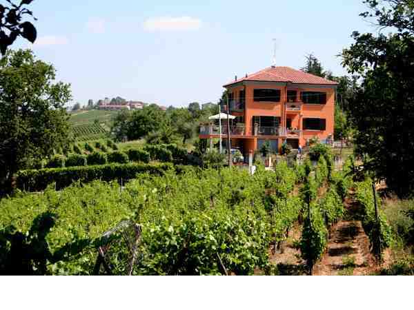 Ferienwohnung 'Villa I Due Padroni' im Ort Montecalvo Versiggia