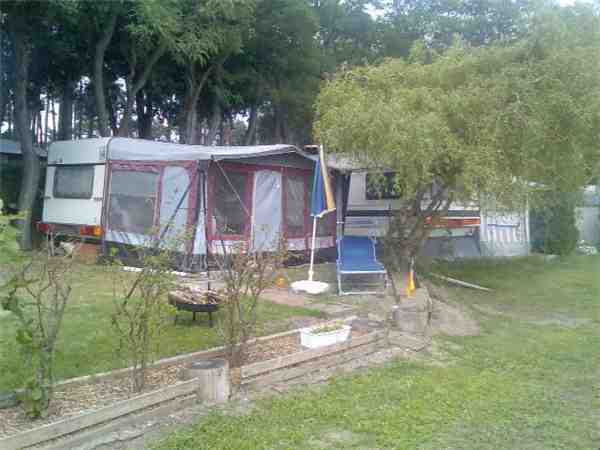 Ferienhaus 'Wohnwagen mit Vorzelt' im Ort Plaue