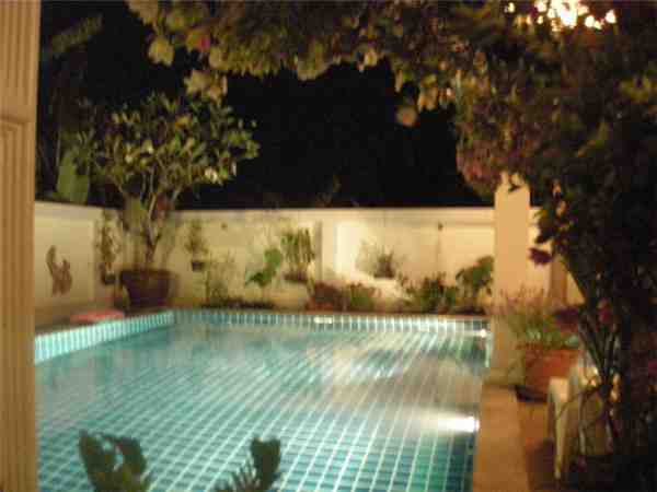 Ferienwohnung 'Gästehaus Baan Kinnaree - Doppelzimmer' im Ort Nai Harn