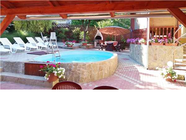 Ferienhaus 'Haus mit Pool für 10 Personen' im Ort Fonyod